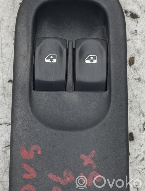 Interruptor del elevalunas eléctrico   8200277630,8200277630