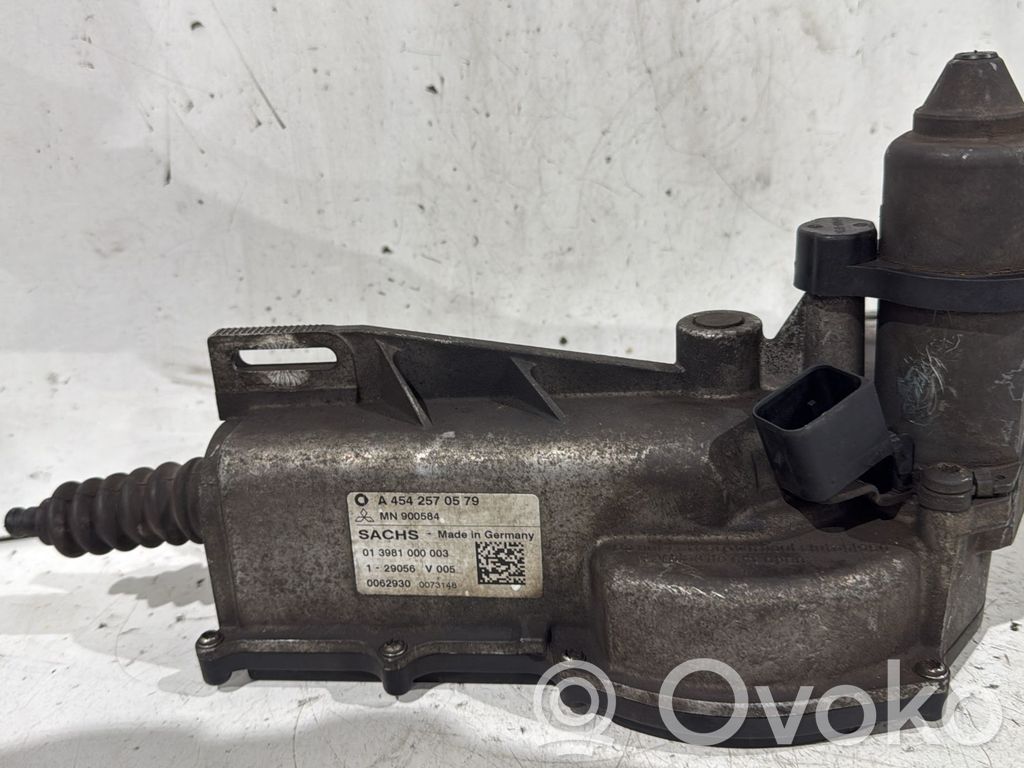 Kytkimen apusylinteri   A4542570579,A4542570579