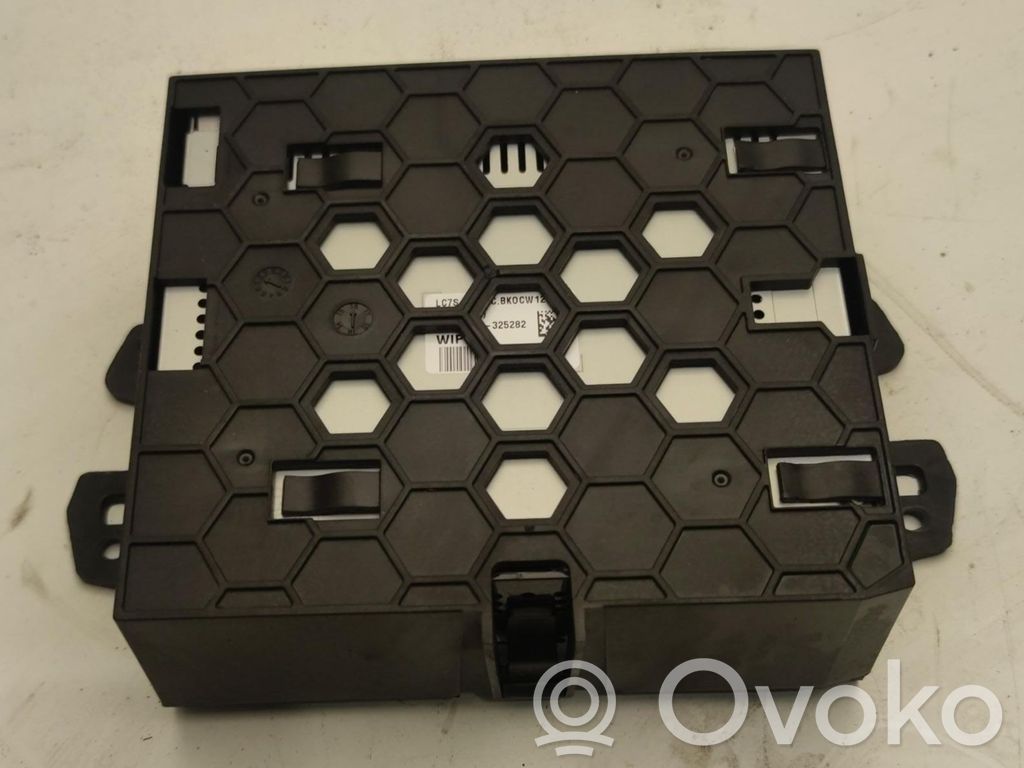 Opel Karl Panel / Radioodtwarzacz CD/DVD/GPS 