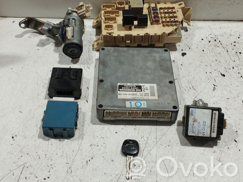 Toyota Yaris Kit cu ECU motor și set închidere uși 