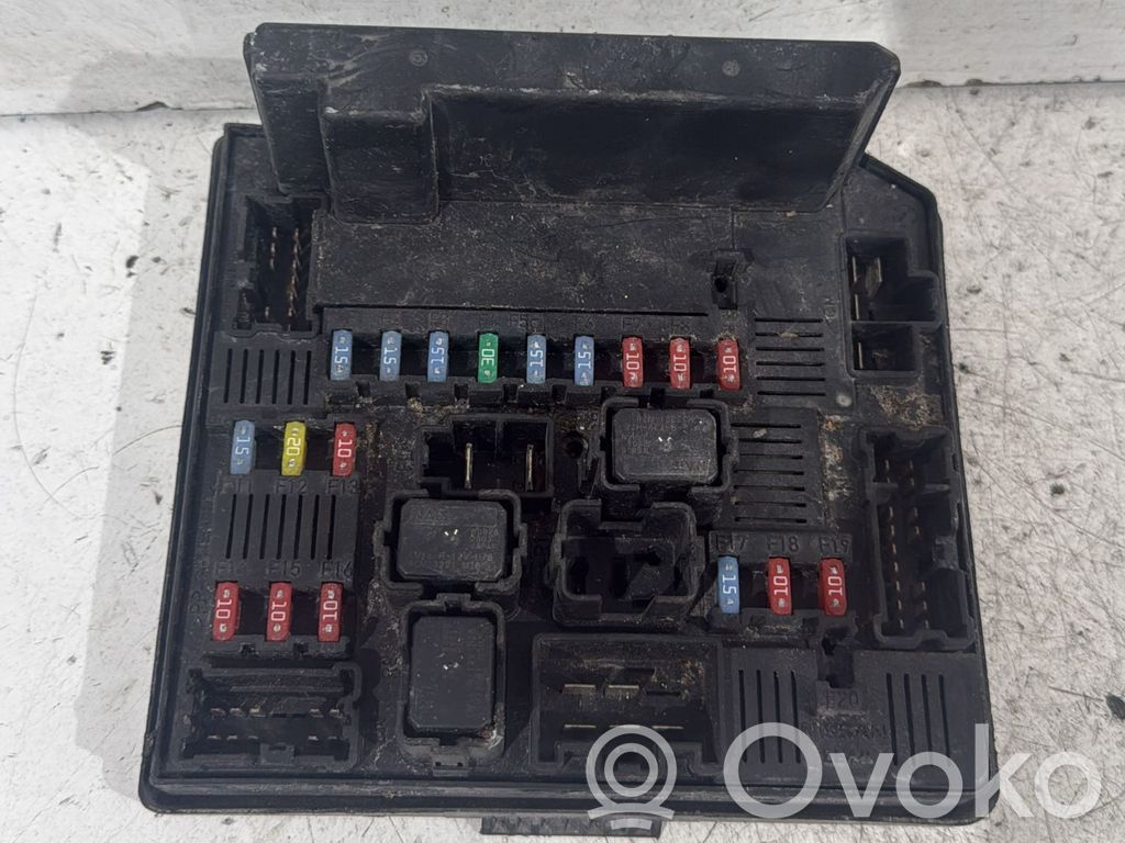 Nissan Qashqai+2 Modul siguranțe 