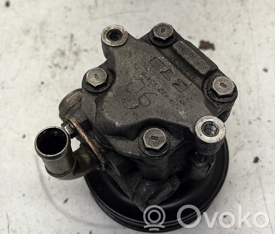 Volkswagen Golf IV Ohjaustehostimen pumppu 