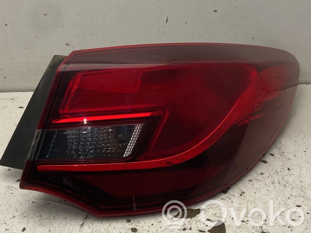 Opel Astra J Lampă spate în caroserie 
