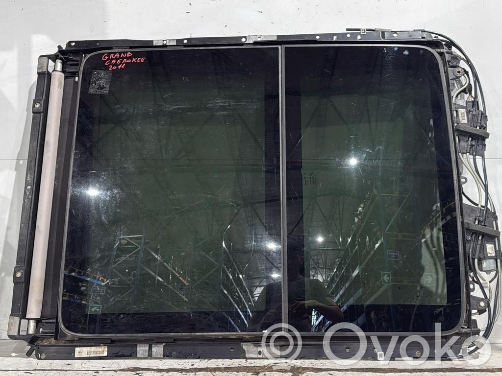 Jeep Grand Cherokee Techo solar para auto 