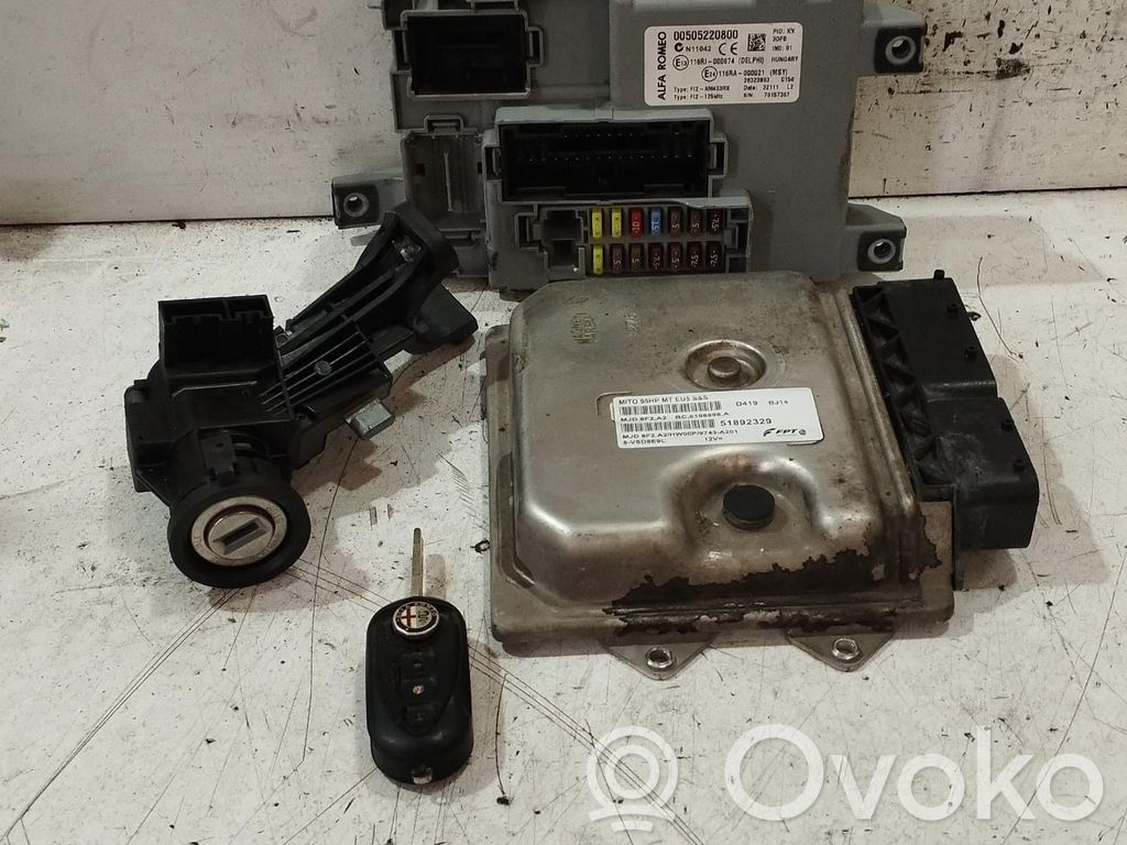 Alfa Romeo Mito Kit cu ECU motor și set închidere uși 
