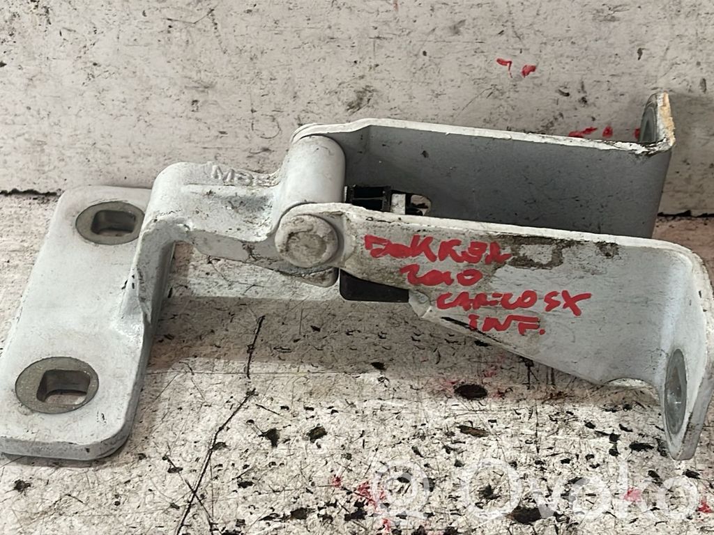 Bisagra inferior de puerta de carga