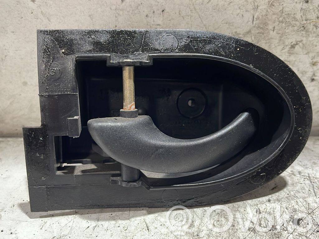 Manecilla interna puerta trasera