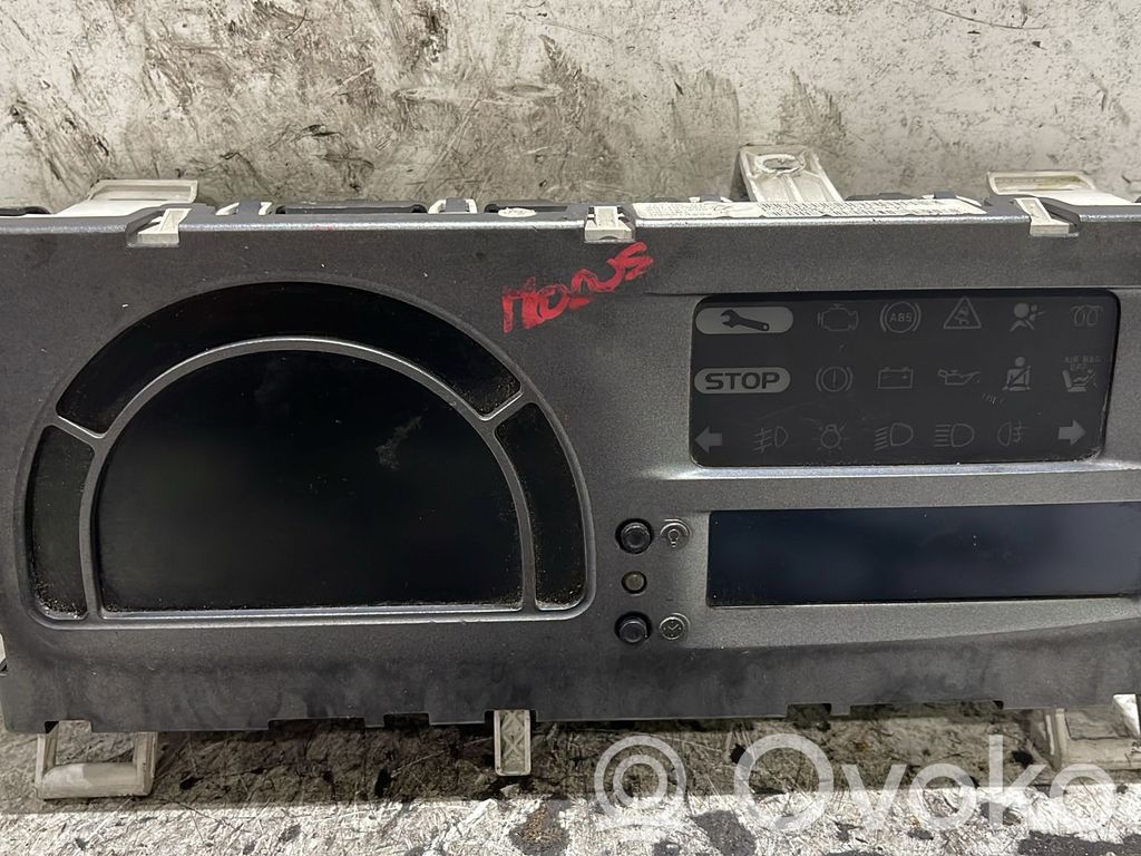 Geschwindigkeitsmesser Cockpit   216744788,216744788