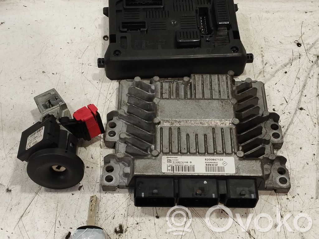 Renault Clio III Engine ECU kit and lock set 