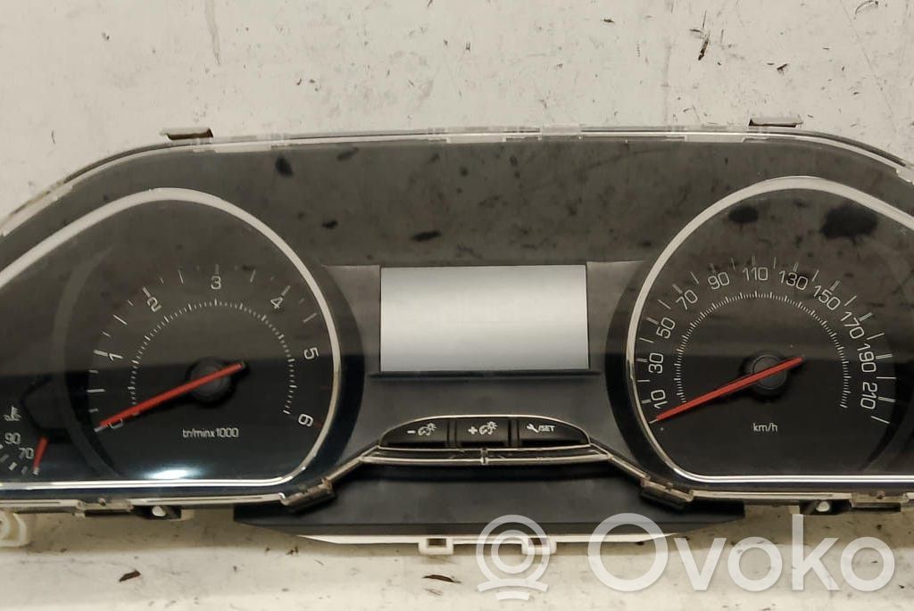 Peugeot 208 I Vitezometru (grup de instrumente)