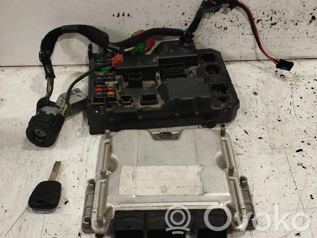 Peugeot 307 Kit cu ECU motor și set închidere uși 