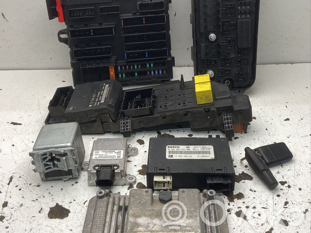 Cadillac BLS Kit cu ECU motor și set închidere uși 