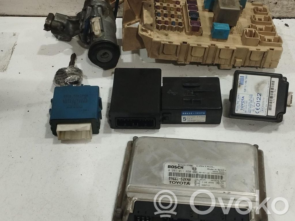 Toyota Yaris Verso Kit cu ECU motor și set închidere uși 