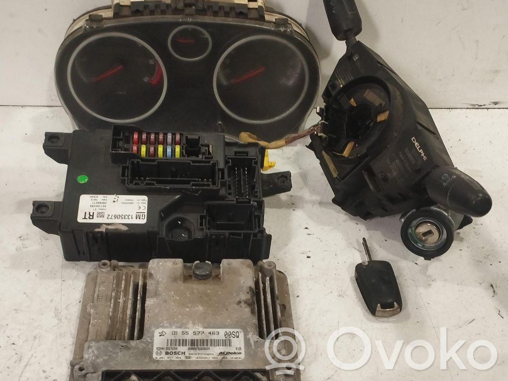 Opel Corsa D Kit cu ECU motor și set închidere uși 