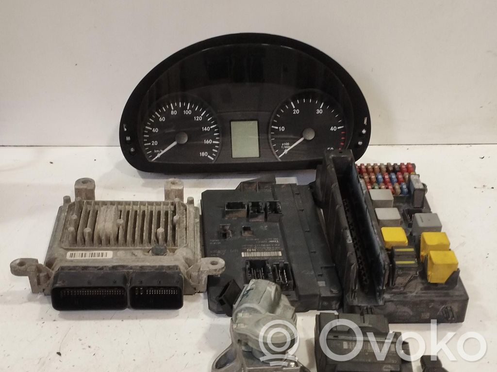 Mercedes-Benz Sprinter W906 Kit centralina motore ECU e serratura