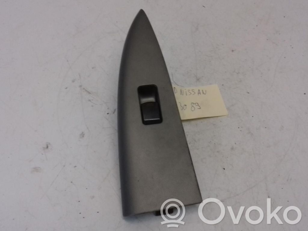 Electric window control switch   25411EA00A