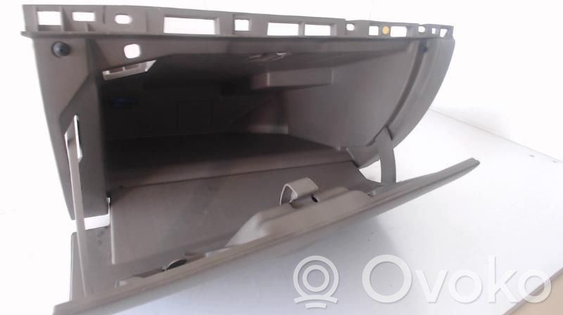 Renault Clio III Juego guantera 