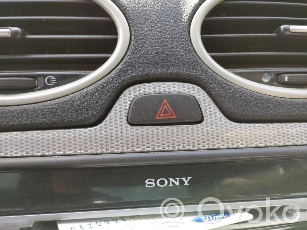 Hazard light switch   1335876