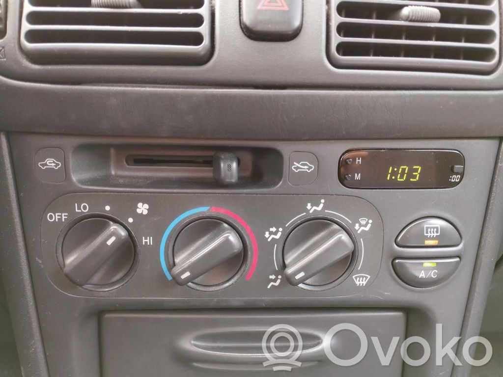 Toyota Corolla E110 Lämmittimen puhallin 