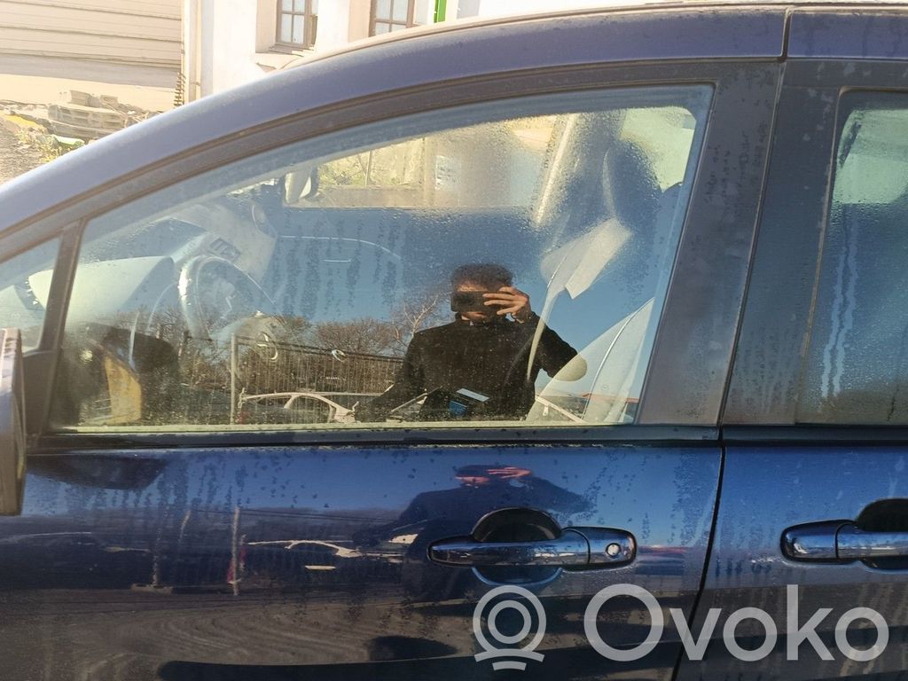Mazda 5 Priekšpusē slēdzene 
