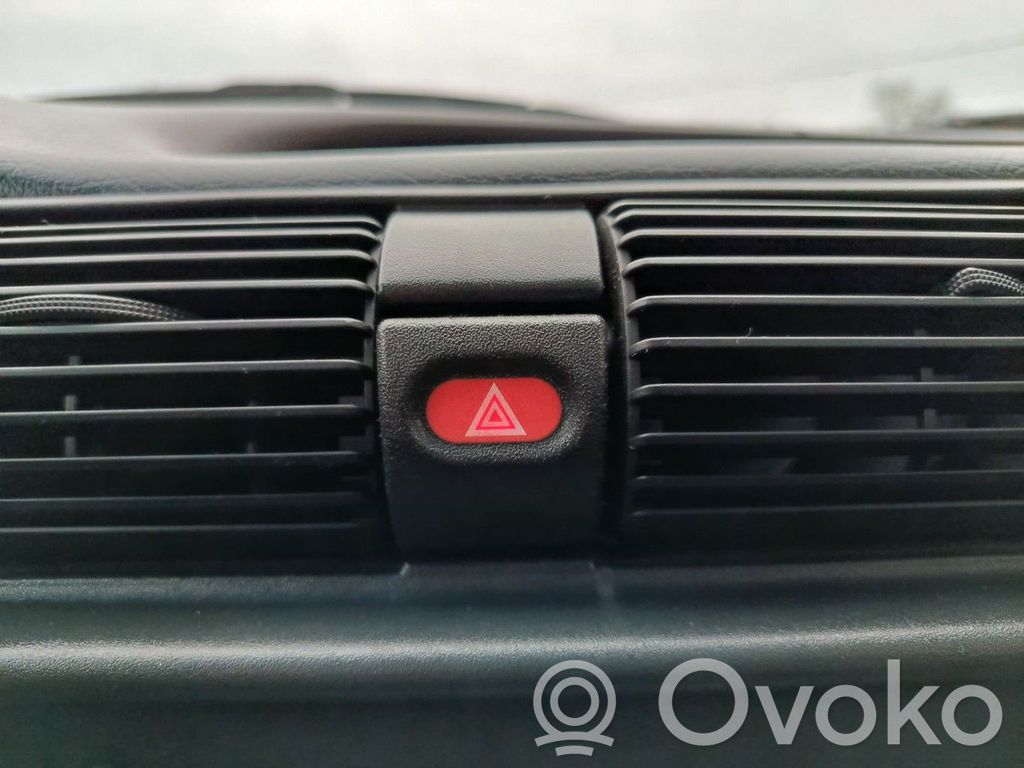 Opel Astra F Botón interruptor de luz de peligro 