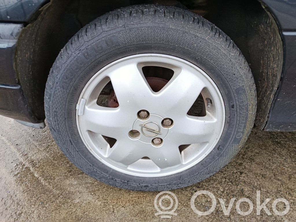 Opel Astra F Etujarrusatula 