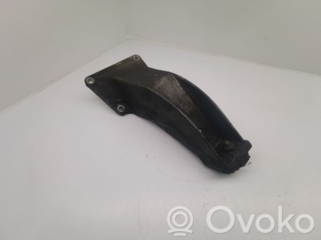 BMW 5 E39 Engine mounting bracket 
