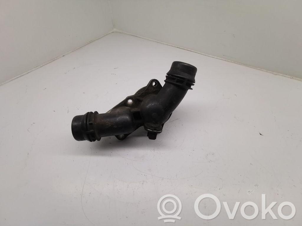 BMW 5 E39 Termostats / termostata korpuss 