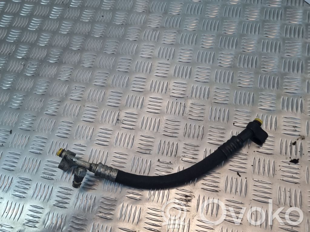 BMW 3 E46 Ilmastointilaitteen putki (A/C) 