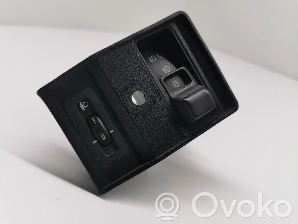 Light switch   8110498