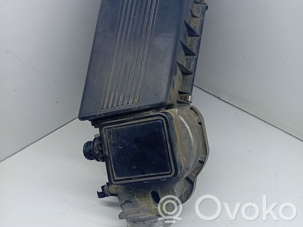 Air filter box   1727684,7416043