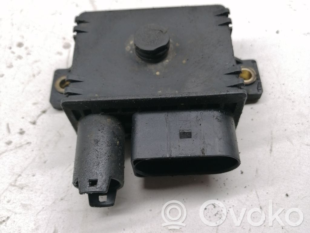 BMW 1 E81 E87 Glow plug pre-heat relay 