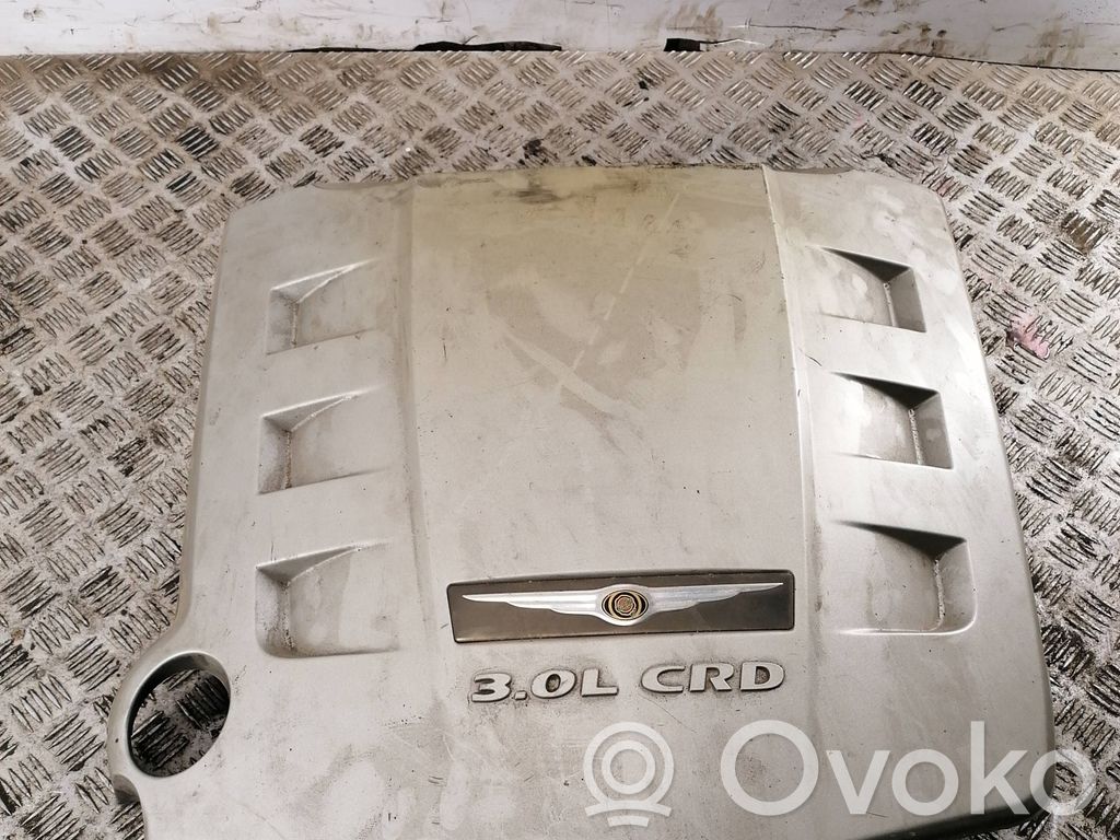 Chrysler 300 - 300C Engine cover (trim) 