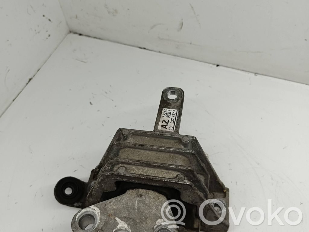 Engine mount bracket   13227717