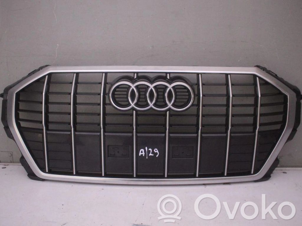 Audi Q3 F3 Maskownica / Grill / Atrapa górna chłodnicy 