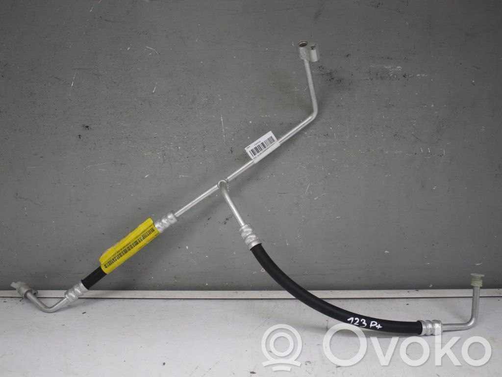 Tesla Model S Ilmastointilaitteen putki (A/C) 