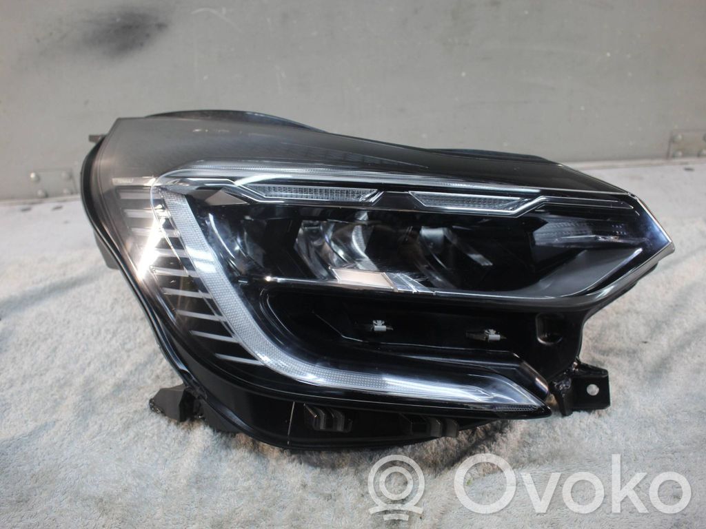 Renault Captur II Scheinwerfer 