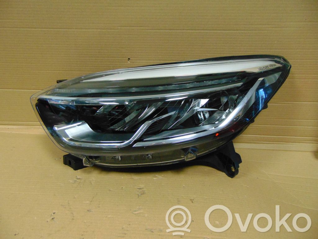 Renault Captur Scheinwerfer 