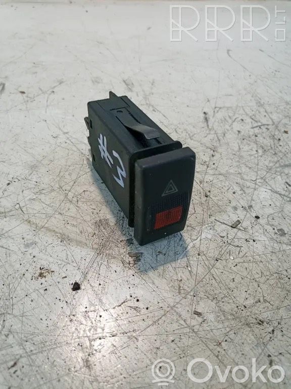 Botón interruptor de luz de peligro   8D0941509C,SAE0C89,PNT60D0T