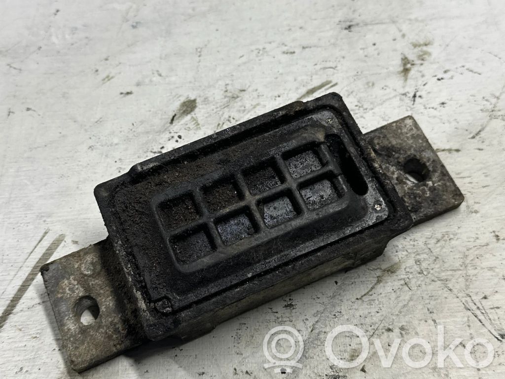 Opel Insignia A Engine mount bracket 