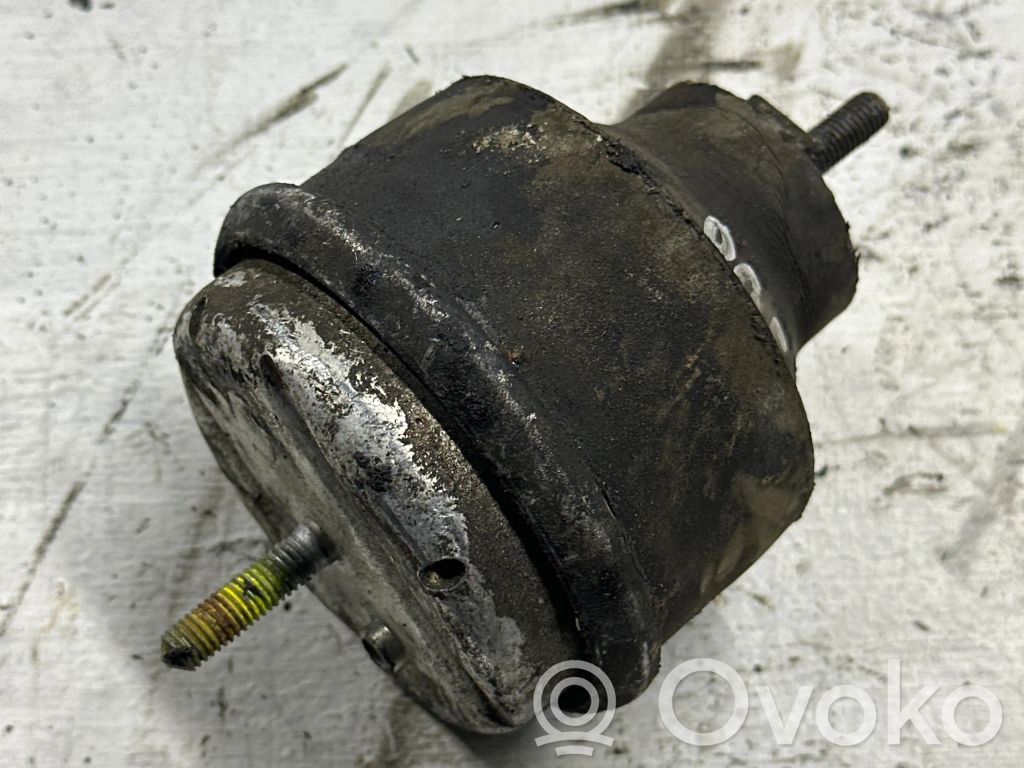 Audi A6 S6 C5 4B Engine mount bracket 