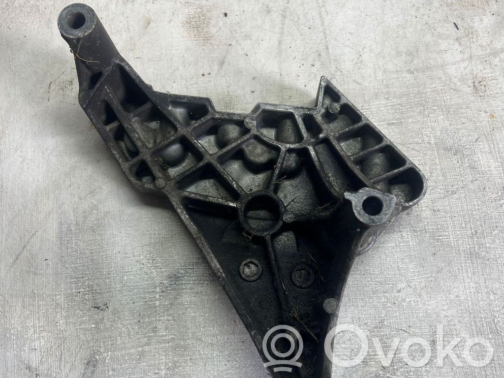 Engine mounting bracket   03G199207F,A15190D3,V200KTS7