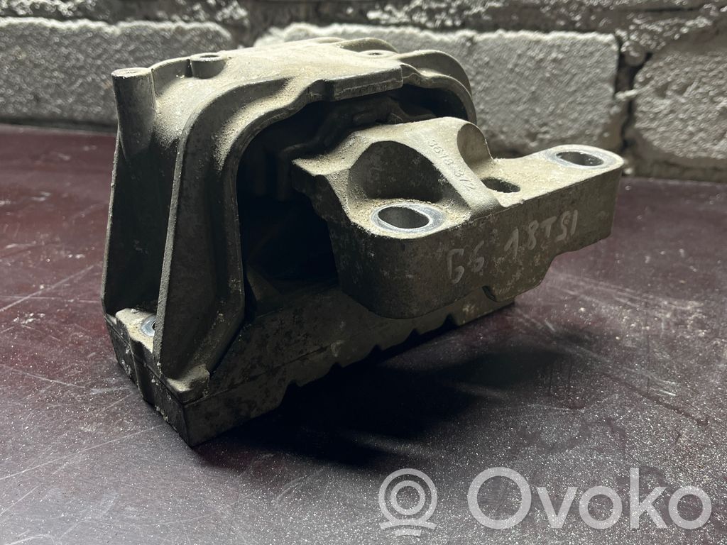 Engine mount bracket   1KO199262,3618372