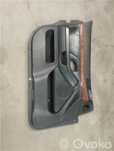Revestimiento de puerta delantera