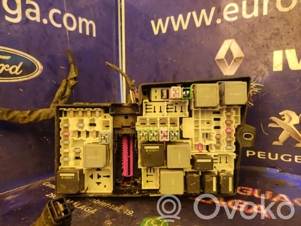 Módulo de fusible   AV6T14A142AA
