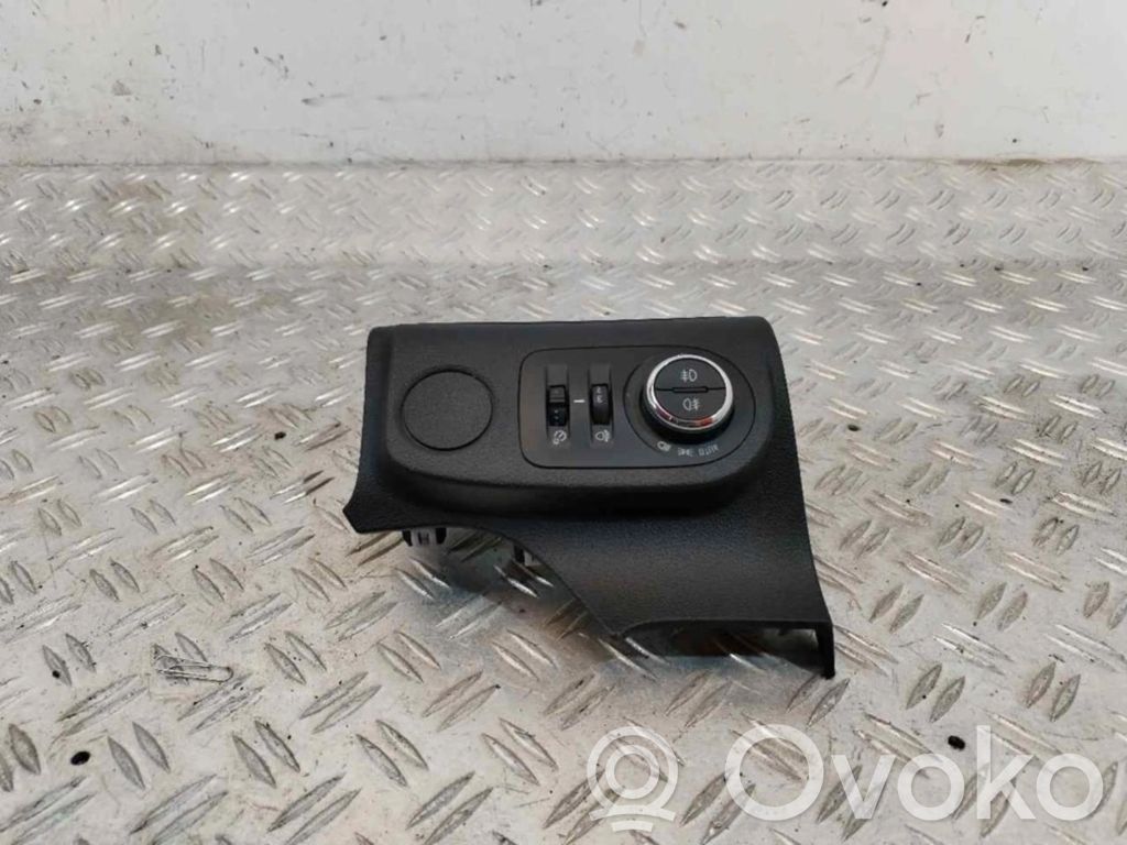 Light switch   9823080877