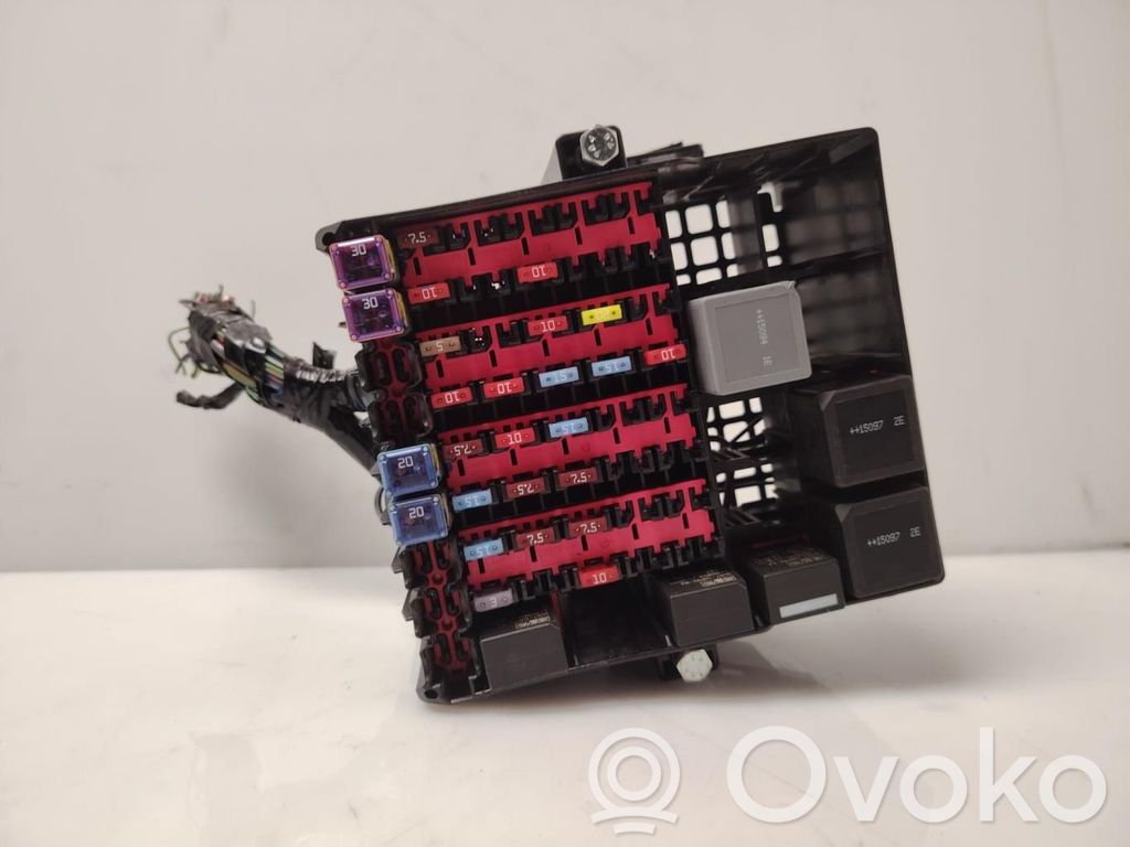 Módulo de fusible   8V5114A175AA