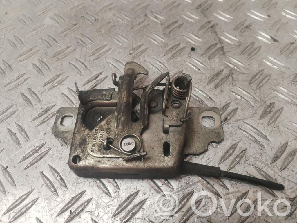 Renault Kangoo I Fissaggio gancio/anello 