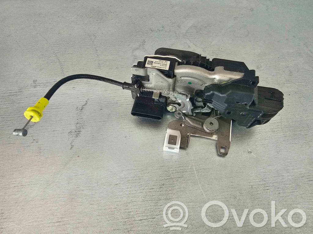 Volvo XC90 Zamek drzwi tylnych 