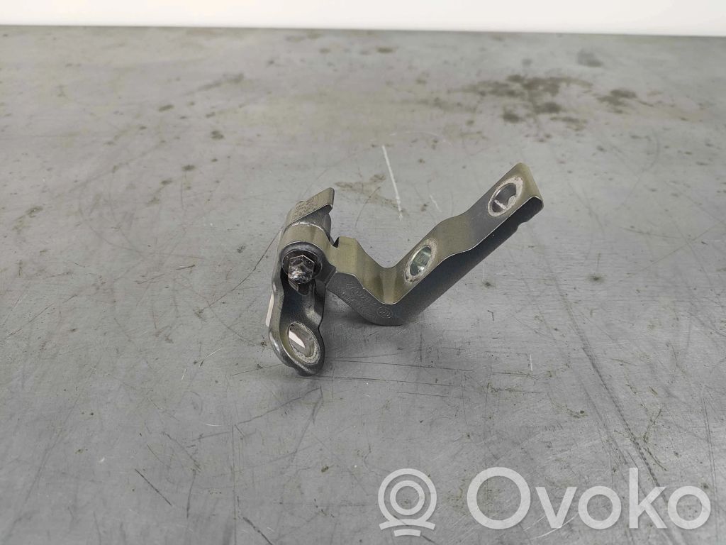Volvo XC60 Front door upper hinge 